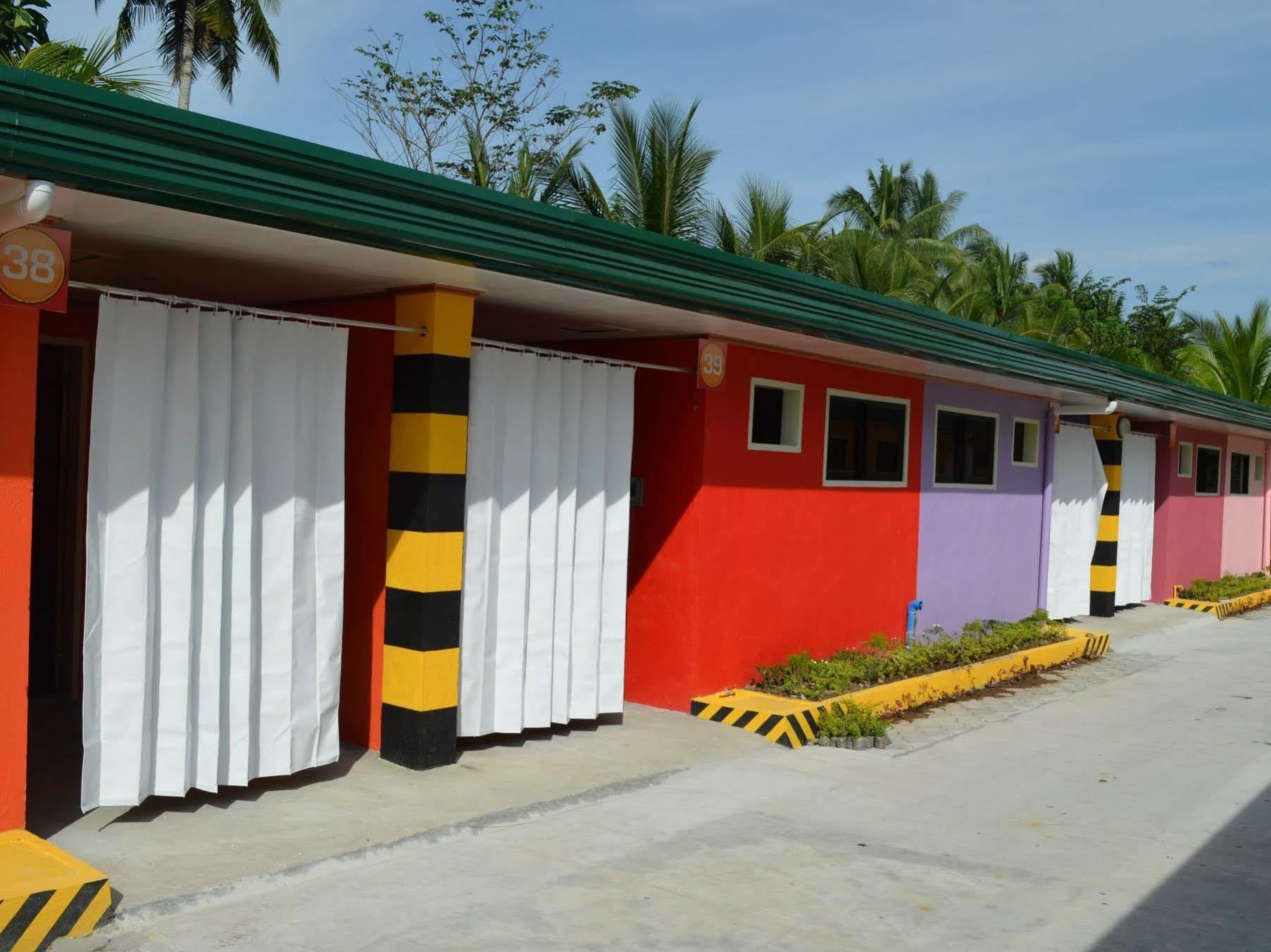 Tagum Rainbow Romanz Garden Inn מראה חיצוני תמונה
